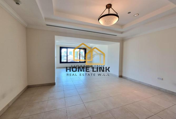906725 - Property Image 2