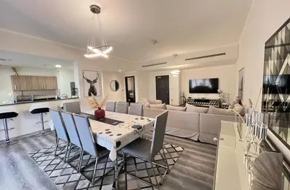 Apartment - 3 Bedrooms - 5 Bathrooms for sale in Fox Hills - Fox Hills - Lusail