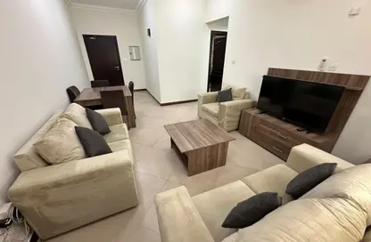 Apartment - 1 Bedroom - 1 Bathroom for rent in Umm Ghwailina Comm - Umm Ghuwalina - Umm Ghuwailina - Doha