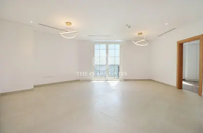 Apartment - 2 Bedrooms - 3 Bathrooms for rent in Floresta Gardens - Floresta Gardens - The Pearl Island - Doha