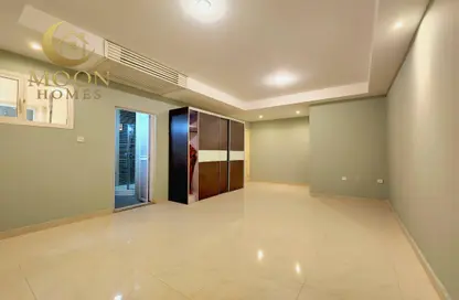 Apartment - 2 Bedrooms - 2 Bathrooms for rent in Umm Ghuwailina 4 - Umm Ghuwailina - Doha Apartment - 2 Bedrooms - 2 Bathrooms for rent in Umm Ghuwailina 4 - Umm Ghuwailina - Doha