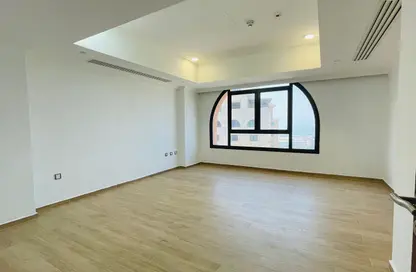 شقة - 3 غرف نوم - 4 حمامات للايجار في طريق بورتو الغربي - بورتو أرابيا - جزيرة اللؤلؤة - الدوحة