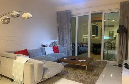 صورة لـ غرفة المعيشة شقة - غرفة نوم - 2 حمامات للبيع في فيفا غرب - فيفا بحرية - جزيرة اللؤلؤة - الدوحة ، صورة رقم 1
