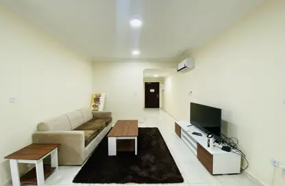 Apartment - 1 Bedroom - 1 Bathroom for rent in Umm Ghuwalina - Umm Ghuwailina - Doha
