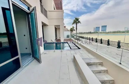 Villa - 5 Bedrooms - 6 Bathrooms for rent in Abraj Bay - Abraj Quartiers - The Pearl Island - Doha