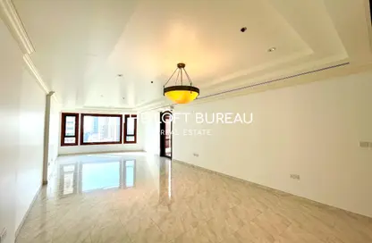 Apartment - 2 Bedrooms - 3 Bathrooms for rent in West Porto Drive - Porto Arabia - The Pearl Island - Doha