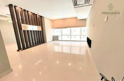 Apartment - 2 Bedrooms - 2 Bathrooms for rent in Umm Ghuwailina 4 - Umm Ghuwailina - Doha
