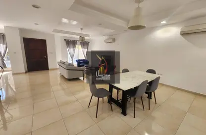 مجمع سكني - 4 غرف نوم - 4 حمامات للايجار في طريق سلوى - العزيزية - الدوحة