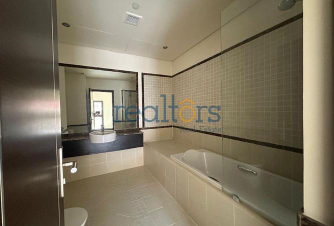 990180 - Property Image 2