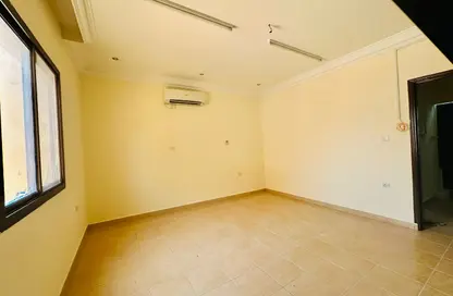 Apartment - Studio - 1 Bathroom for rent in Abu Hamour - Doha
