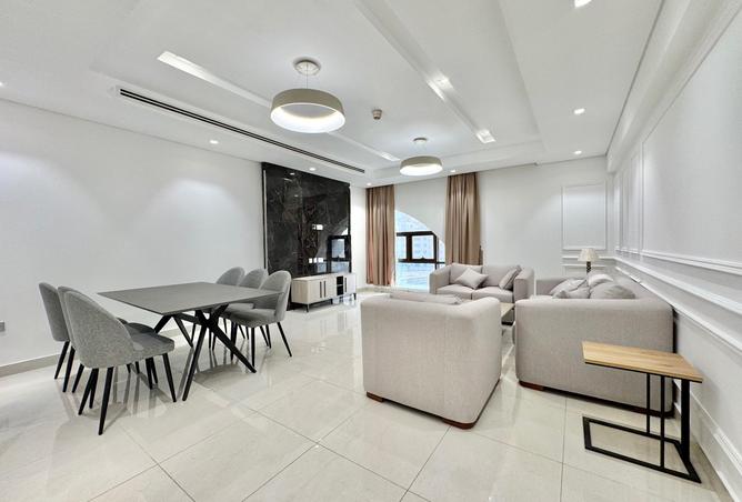 988706 - Property Image 2