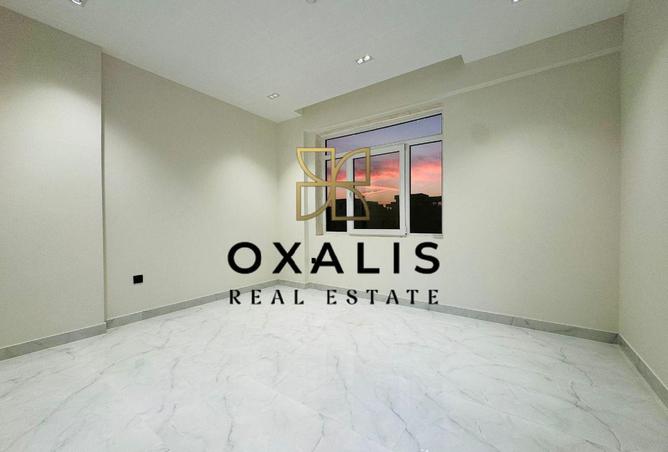 1002352 - Property Image 2