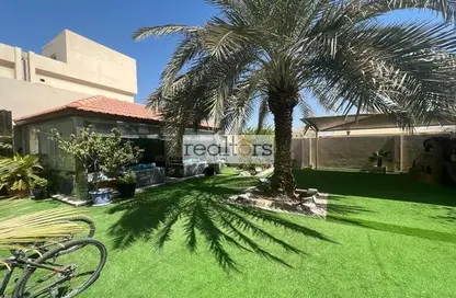 Villa - 6 Bedrooms - 4 Bathrooms for sale in Mesaimeer Road - Abu Hamour - Doha