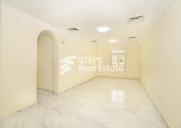 صورةغرفة فارغة لـ: شقة - 2 غرف نوم - 2 حمامات للبيع في مدينة اللسيل - الوسيل, صورة 1
