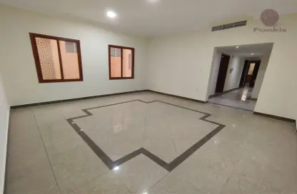 Apartment - 3 Bedrooms - 3 Bathrooms for rent in Al Zubair Bakkar Street - Al Sadd - Doha