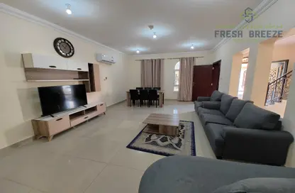 Living Room image for: Villa - 3 Bedrooms - 3 Bathrooms for rent in Al Thumama - Doha, Image 1