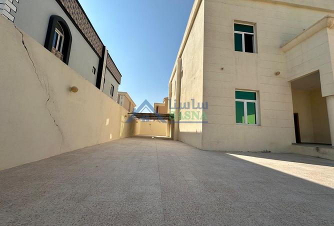 958672 - Property Image 2