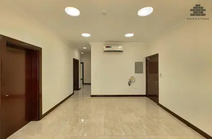 Apartment - 3 Bedrooms - 2 Bathrooms for rent in Al Mansoura - Al Mansoura - Doha