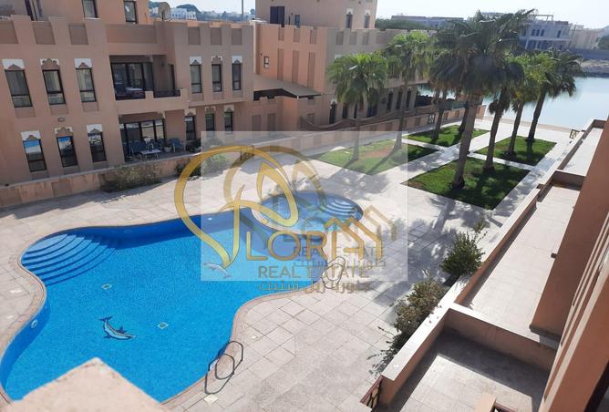 820737 - Property Image 2