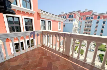 Apartment - 2 Bedrooms - 2 Bathrooms for rent in Carnaval - Qanat Quartier - The Pearl Island - Doha