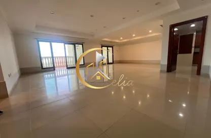 Apartment - 2 Bedrooms - 3 Bathrooms for rent in Tower 10 - Porto Arabia - The Pearl Island - Doha