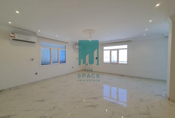 983867 - Property Image 3