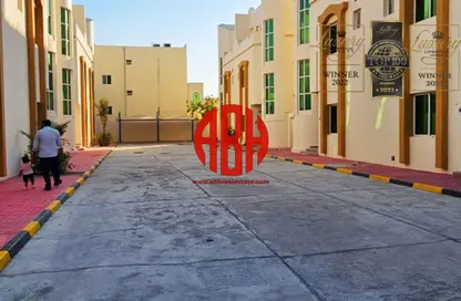 مجمع سكني - 5 غرف نوم - 4 حمامات للايجار في فلل عين خالد - عين خالد - الدوحة