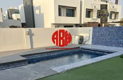 مجمع سكني - 4 غرف نوم - 5 حمامات للايجار في مول قطر - روضة الجهانية - الدوحة
