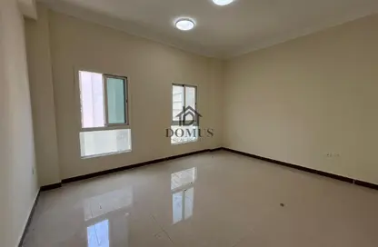 Apartment - 2 Bedrooms - 2 Bathrooms for rent in Thabit Bin Zaid Street - Al Mansoura - Doha