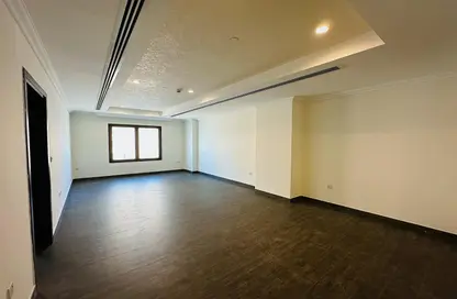 Apartment - 1 Bedroom - 2 Bathrooms for rent in Tower 20 - Porto Arabia - The Pearl Island - Doha