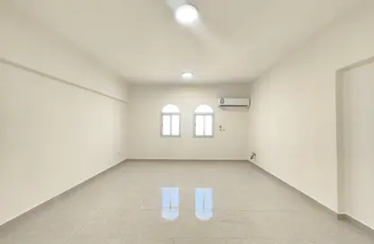 Apartment - 2 Bedrooms - 2 Bathrooms for rent in Al Mansoura - Al Mansoura - Doha