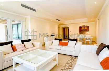 Apartment - 2 Bedrooms - 3 Bathrooms for rent in West Porto Drive - Porto Arabia - The Pearl Island - Doha