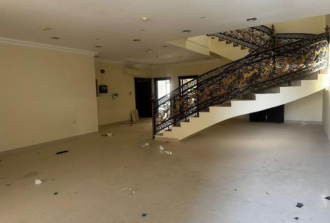 990325 - Property Image 2