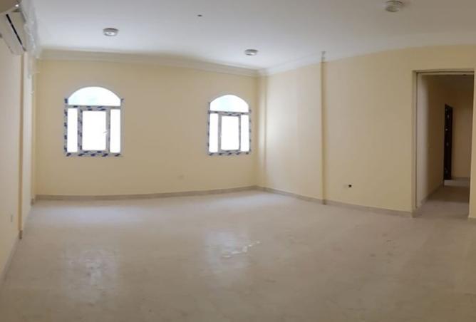 953289 - Property Image 2