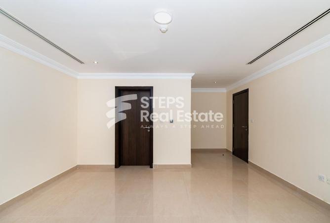 968223 - Property Image 3