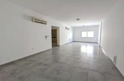 Apartment - 3 Bedrooms - 3 Bathrooms for rent in Anas Street - Fereej Bin Mahmoud North - Fereej Bin Mahmoud - Doha