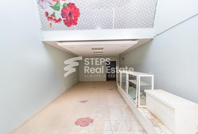 956381 - Property Main Image