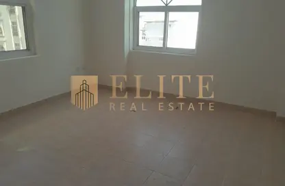 Apartment - 3 Bedrooms - 2 Bathrooms for rent in New Doha - Doha