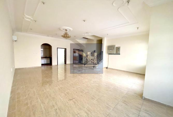 942774 - Property Image 2
