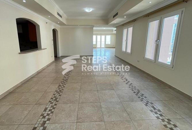 963105 - Property Image 2