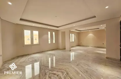 Villa - 5 Bedrooms - 6 Bathrooms for rent in Mamoura 18 - Al Maamoura - Doha