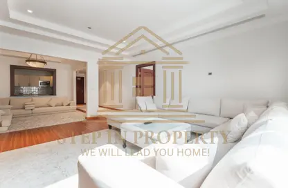 Apartment - 1 Bedroom - 2 Bathrooms for rent in Porto Arabia - The Pearl Island - Doha