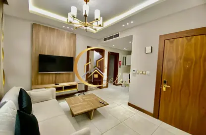 Apartment - 1 Bedroom - 2 Bathrooms for rent in Thabit Bin Zaid Street - Al Mansoura - Doha