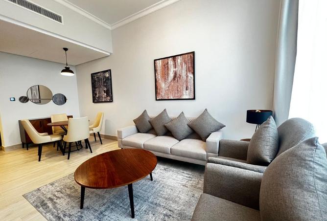 988269 - Property Image 2