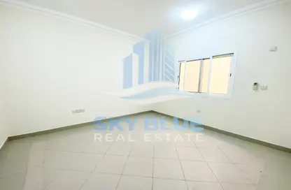 Apartment - 2 Bedrooms - 2 Bathrooms for rent in Umm Ghuwailina - Doha