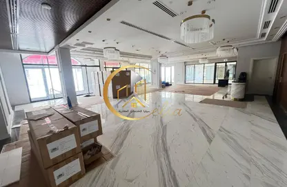 Shop - Studio - 1 Bathroom for rent in Al Zubair Bakkar Street - Al Sadd - Doha