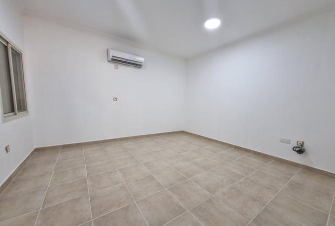 937759 - Property Image 2