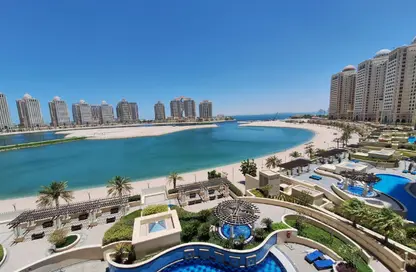 شقة - 2 غرف نوم - 4 حمامات للايجار في ابراج المتحدة - فيفا بحرية - جزيرة اللؤلؤة - الدوحة