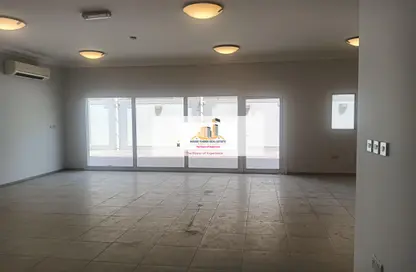 Compound - 4 Bedrooms - 6 Bathrooms for rent in Ain Khaled - Doha