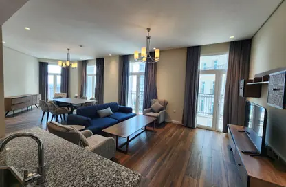 شقة - 2 غرف نوم - 4 حمامات للايجار في حدائق فلورستا - حدائق فلورستا - جزيرة اللؤلؤة - الدوحة